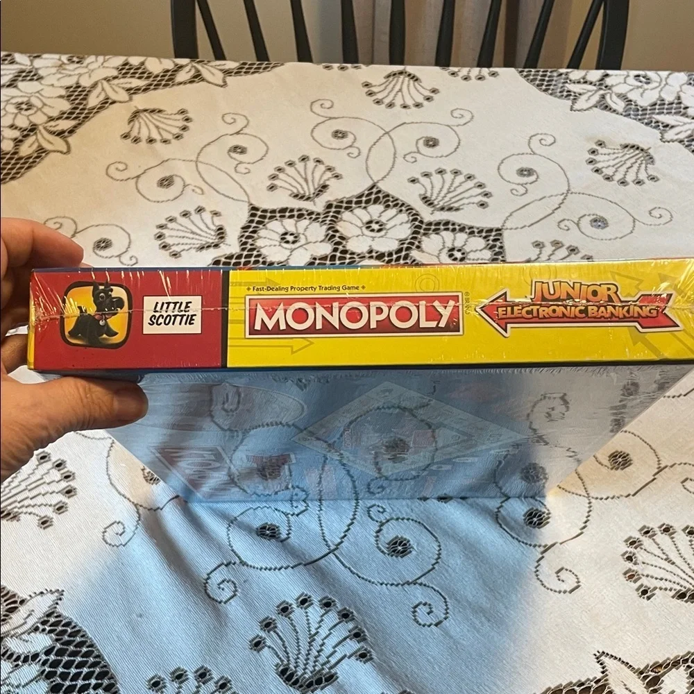 Hasbro Monopoly Junior Electronic Banking Board Gaming NIB